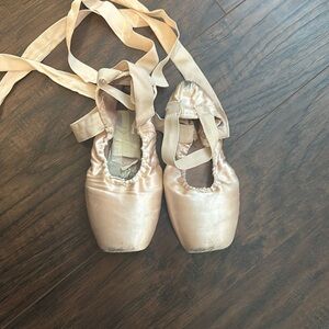 Used Capezio aria 9W